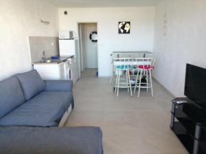 Studio vue mer Port de Hyeres